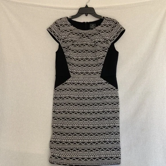 Adrianna Papell Black/white cap sleeve bodycon dress Size 14 - Picture 3 of 10